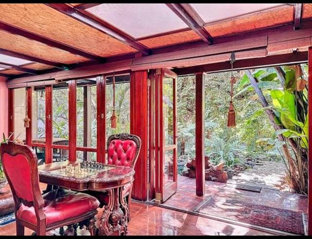 7 BEDROOM HOUSE FOR SALE IN MUCKLENEUK